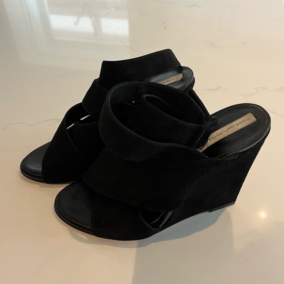 DVF Wedge Sandal - Picture 2 of 6